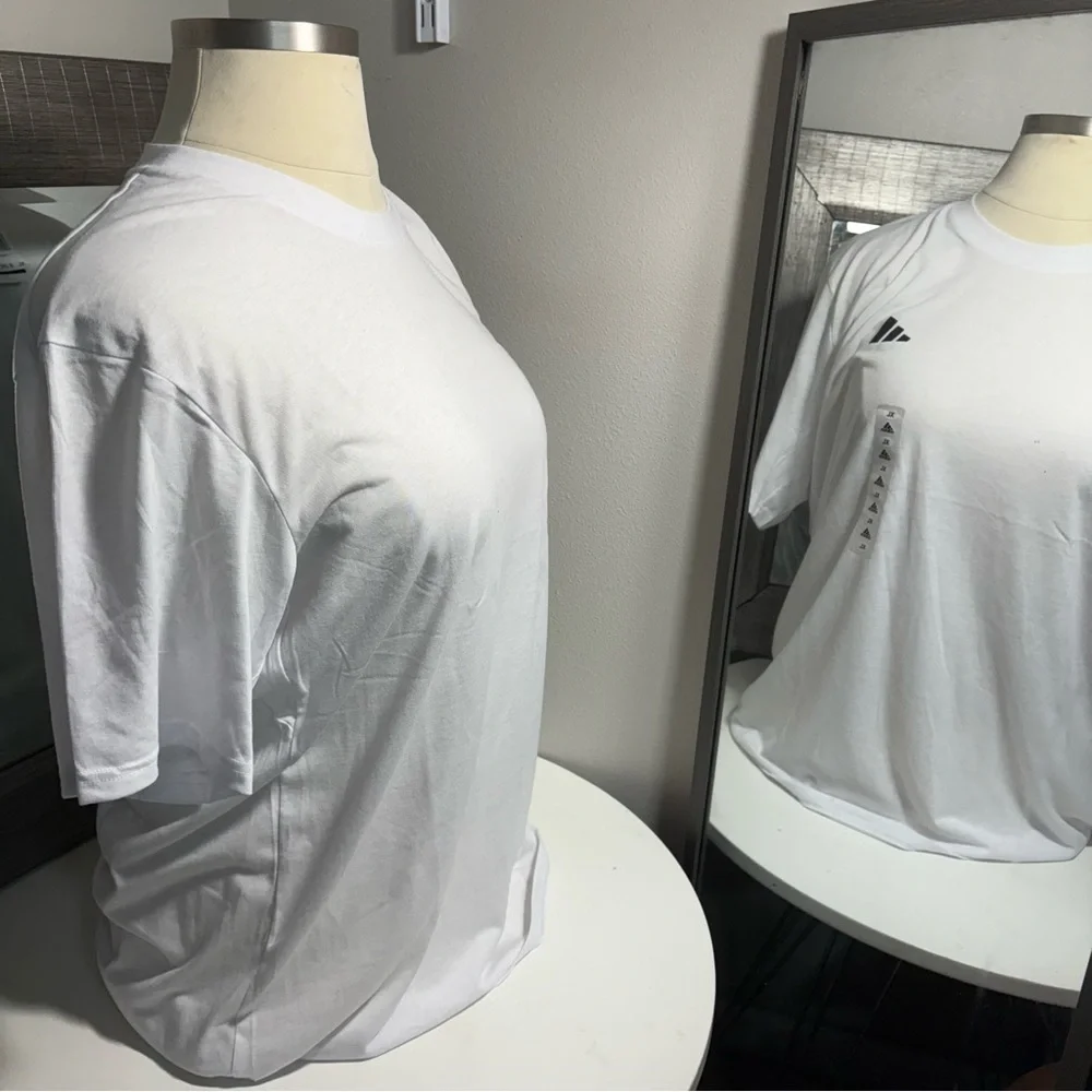 NWT Adidas men’s size X-Large t-shirt